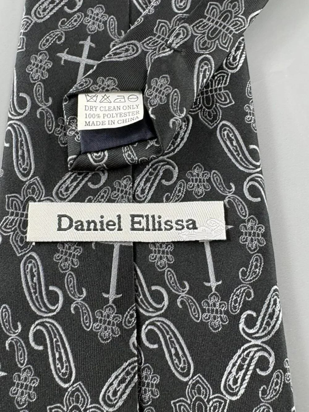 Vintage Daniel Ellissa Black / Grey Christian Cross / Paisley Men's Tie